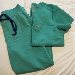 Figs scrub set surgical green